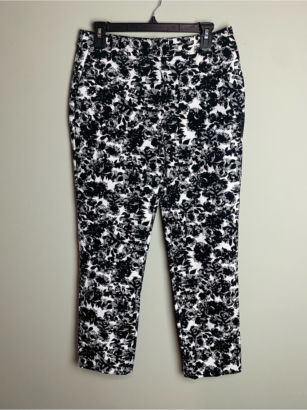 Cynthia Rowley Black and White Floral Capris